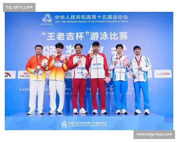 张展硕400自决赛从第五道出发，后程表现强劲